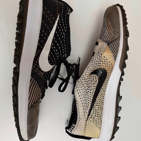 Nike Men’s Flyknit Sneakers - Picture 7 of 8